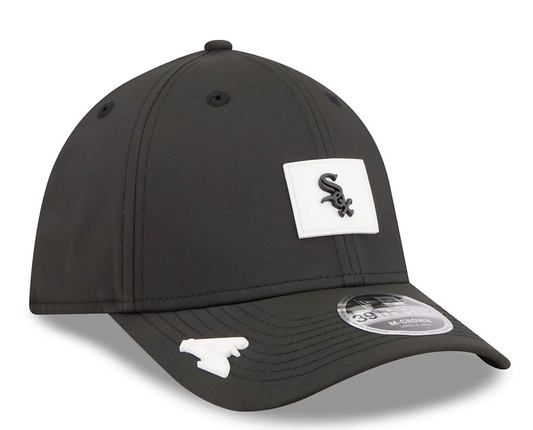 Chicago White Sox New Era 2026 Clubhouse M-Crown 39Thirty Black Flex Fit Hat
