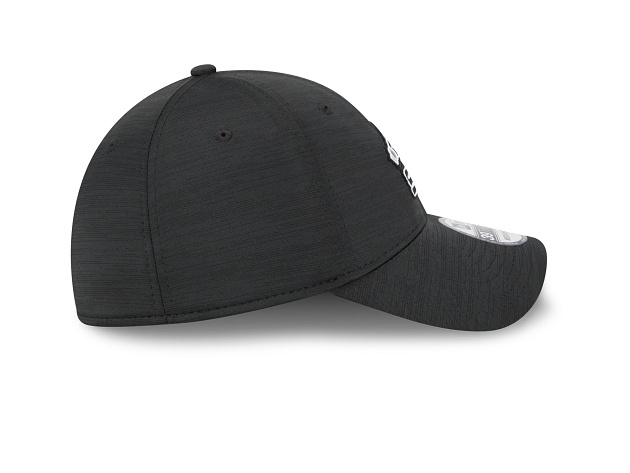 Men's Chicago White Sox New Era Black 2023 Clubhouse 39THIRTY Flex Fit Hat