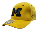 Men's NCAA Michigan Wolverines Zephyr Gold Primary Logo Flex Fit Hat - Pro Jersey Sports