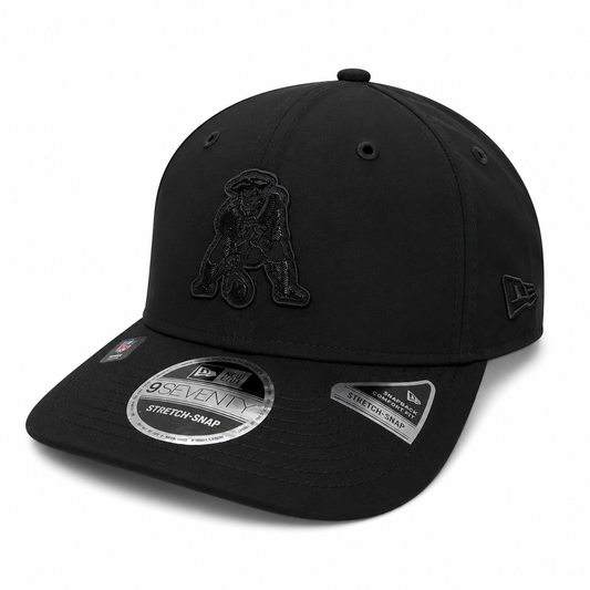 Men's New England Patriots New Era 2026 NFL Sideline 9SEVENTY Black Alternate Logo Adjustable Hat