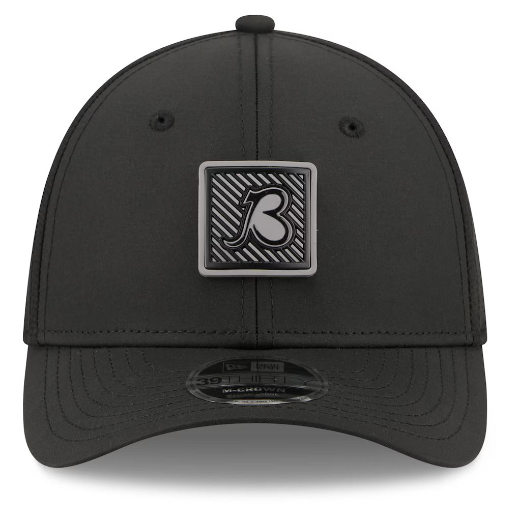 Chicago Bears New Era Black 2026 NFL Training Camp 39THIRTY M-Crown Flex Hat-B Logo