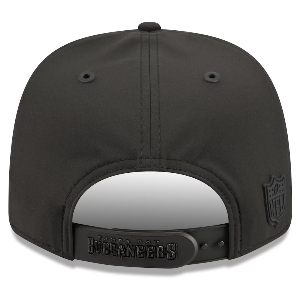 Men's Tampa Bay Buccaneers New Era 2026 NFL Sideline 9SEVENTY Tonal Black Adjustable Hat