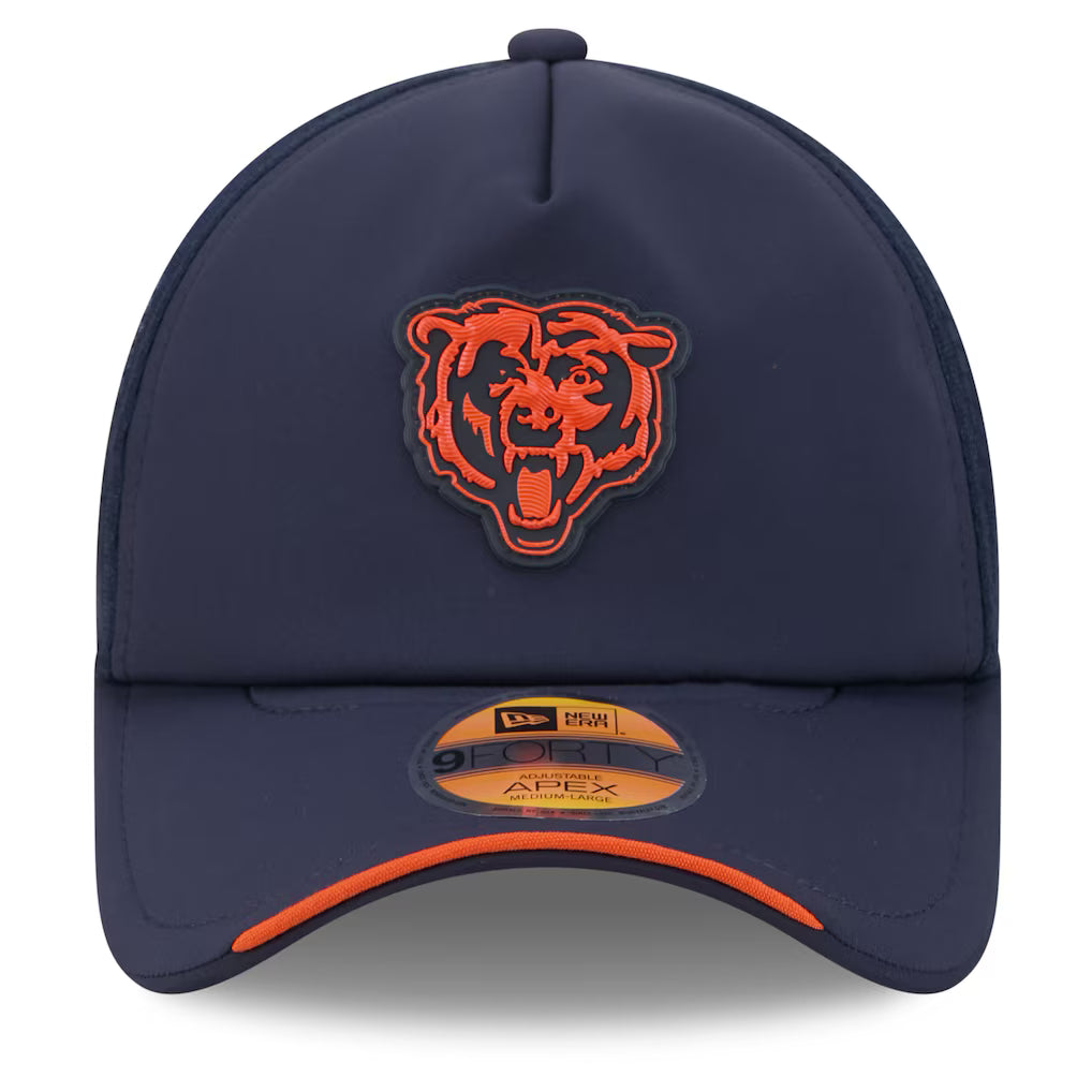 Men's Chicago Bears New Era Navy 2026 Sideline Apex 9FORTY Adjustable Trucker Hat
