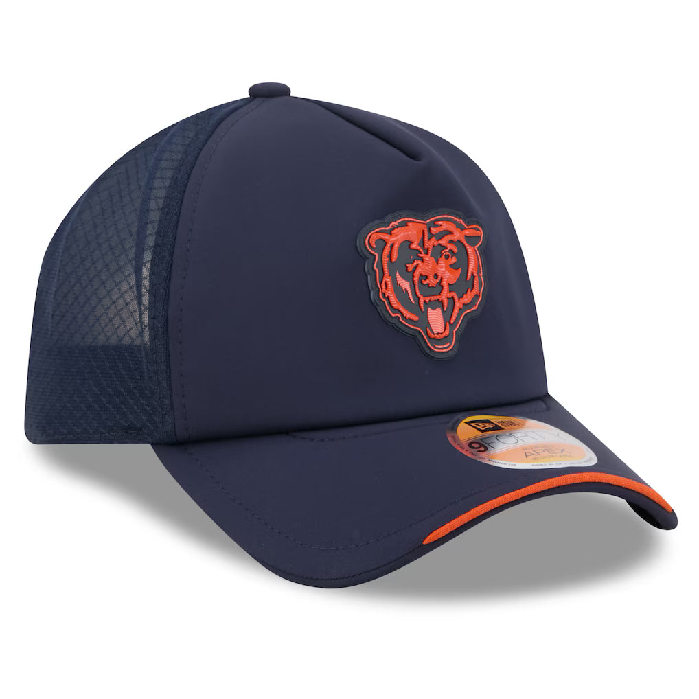 Men's Chicago Bears New Era Navy 2026 Sideline Apex 9FORTY Adjustable Trucker Hat