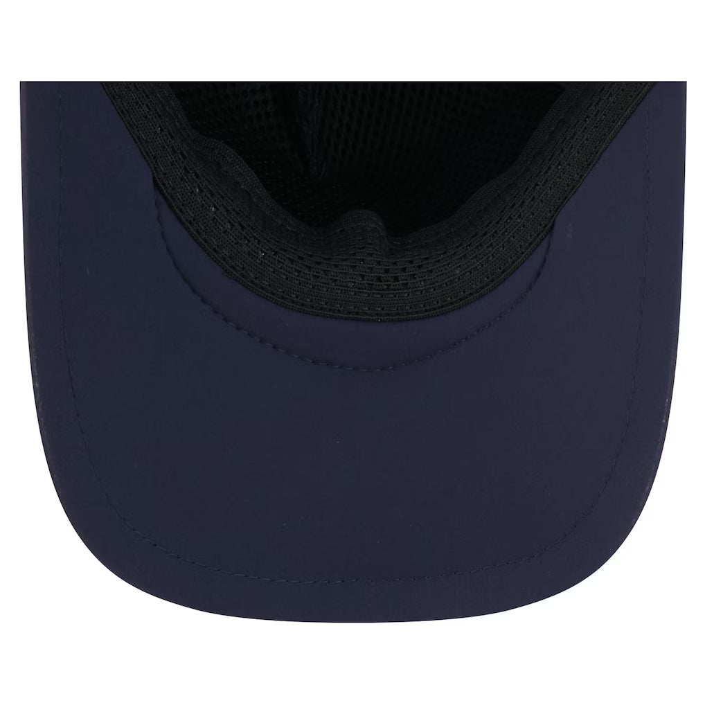 Men's Chicago Bears New Era Navy 2026 Sideline Apex 9FORTY Adjustable Trucker Hat