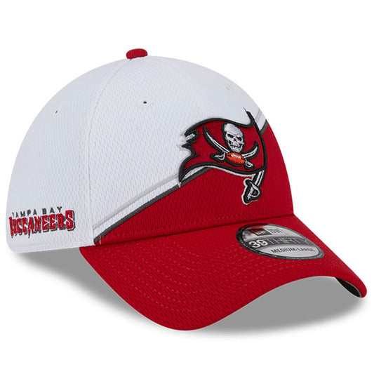 Men's Tampa Bay Buccaneers Primary Logo New Era White/Red 2023 Sideline 39THIRTY Flex Hat