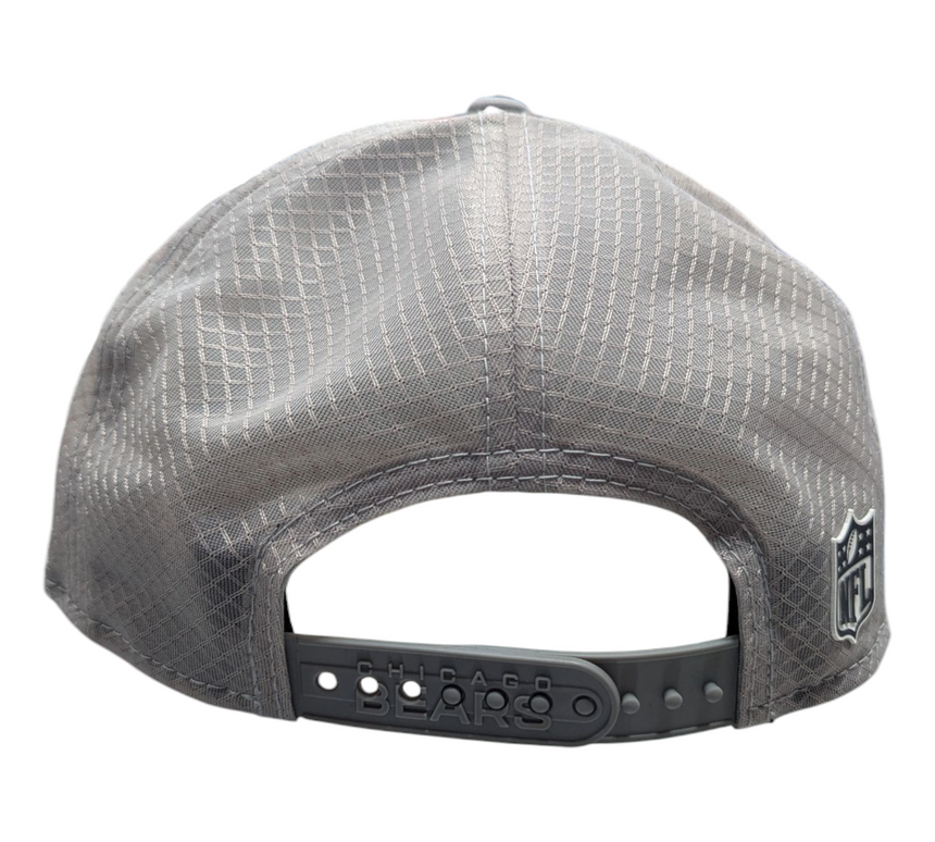 Men's Chicago Bears New Era Gray 2025 NFL Primary Logo Sideline Heat 9SEVENTY Adjustable Hat - Pro Jersey Sports