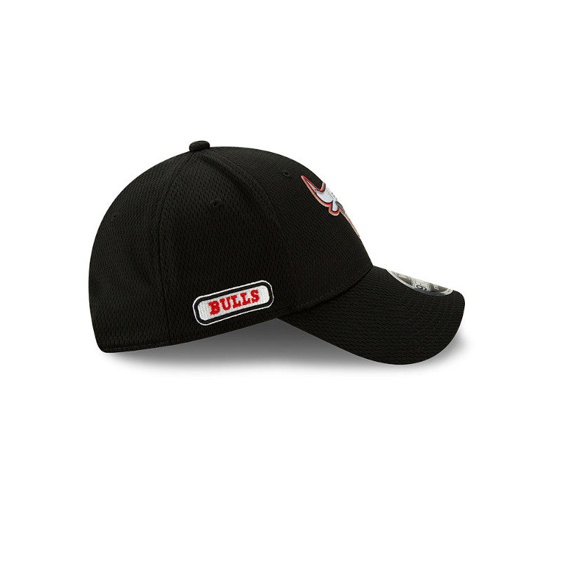 Men's New Era Black Chicago Bulls Official Back Half 9FORTY Adjustable Hat