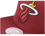 Men's Miami Heat Mitchell & Ness NBA Core basic Maroon Snapback Hat - Pro Jersey Sports