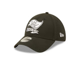 Men's Tampa Bay Buccaneers New Era Black 2022 Sideline 39THIRTY Flex Hat - Pro Jersey Sports