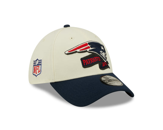Men's New England Patriots New Era Cream/Navy 2022 Sideline 39THIRTY Flex Hat