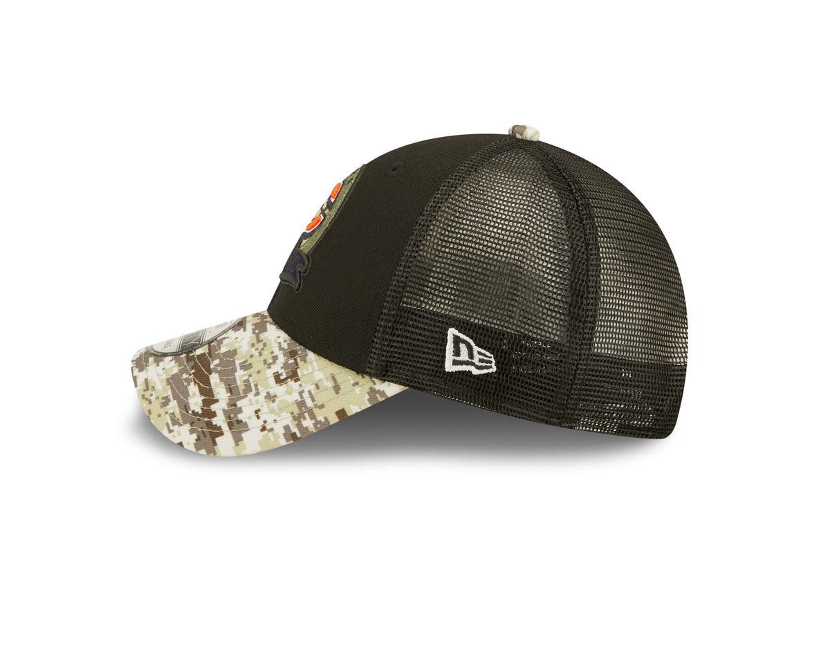 Men's Chicago Bears New Era Black/Camo Primary Logo NFL 2022 Salute To Service Trucker 9FORTY Snapback Adjustable Hat - Pro Jersey Sports
