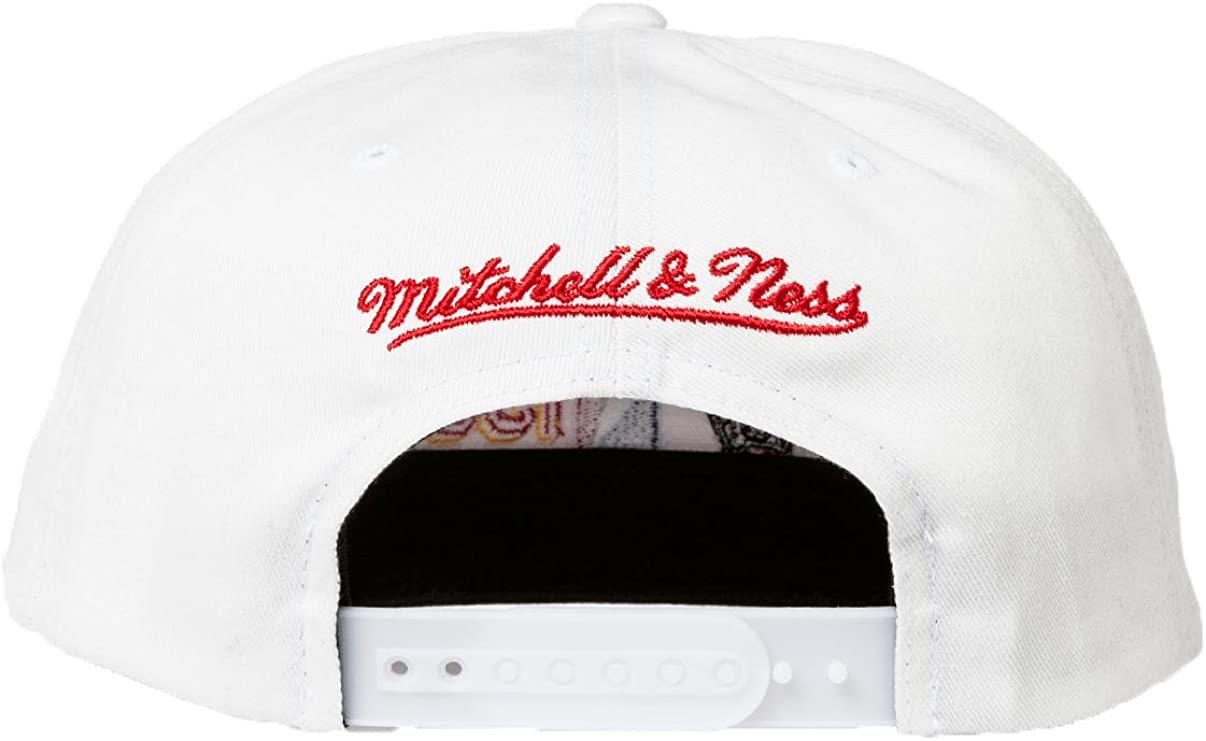 Men's Chicago Bulls 1991 NBA World Champions Mitchell & Ness Snapback Adjustable Hat
