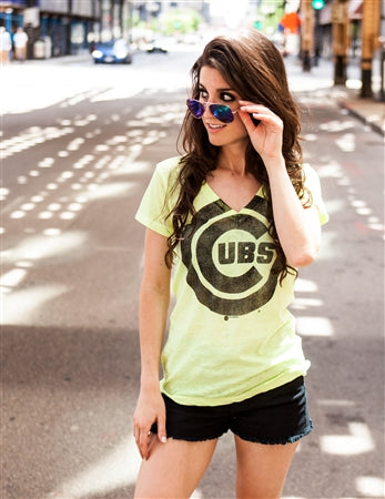 Women's Chicago Cubs Look At Me! Tee
