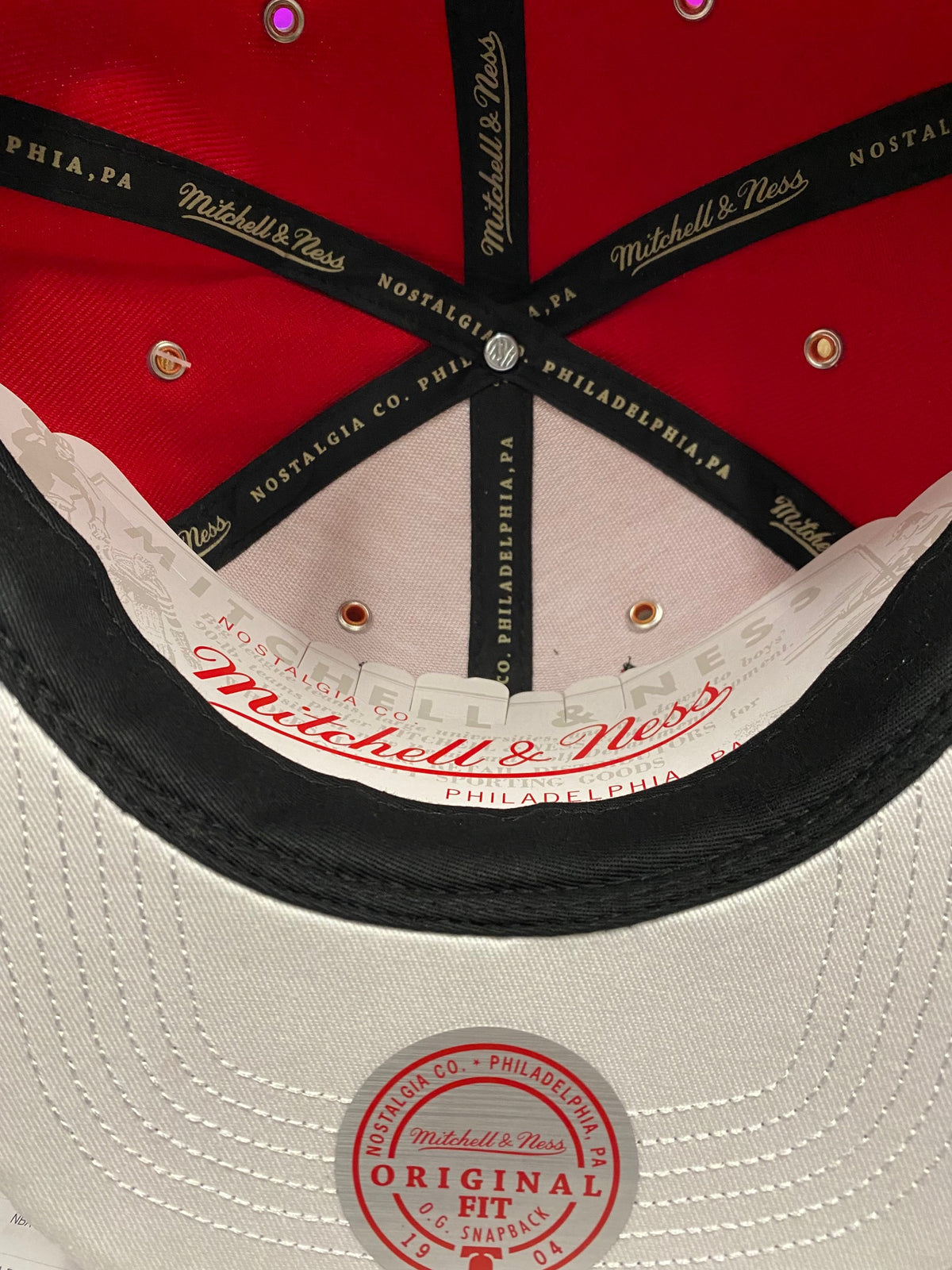 Chicago Bulls Day 3 Red/ Concrete Gray Mitchell & Ness Snapback Hat - Pro Jersey Sports