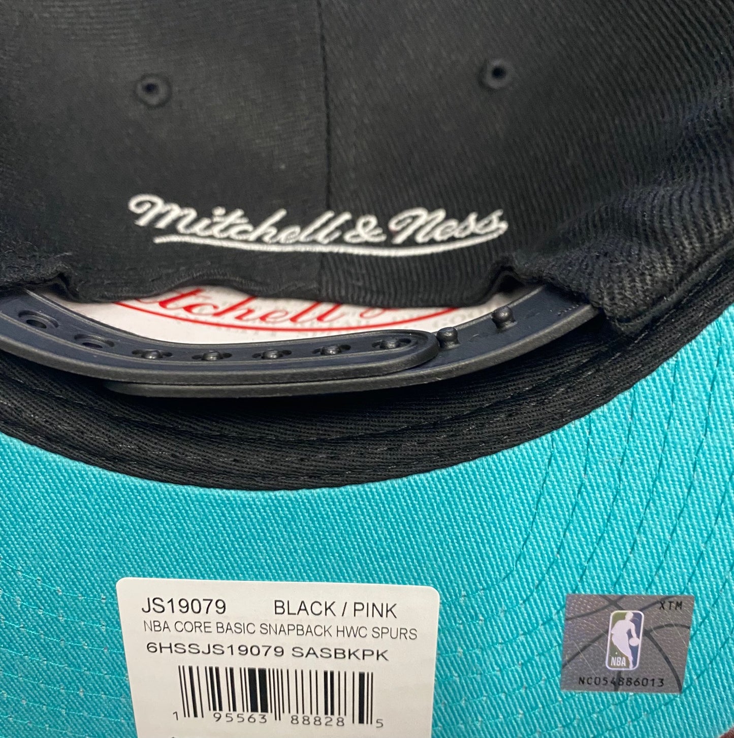 Men's San Antonio Spurs NBA Basic Core 2 Tone Black/Pink HWC Mitchell & Ness Snapback Hat