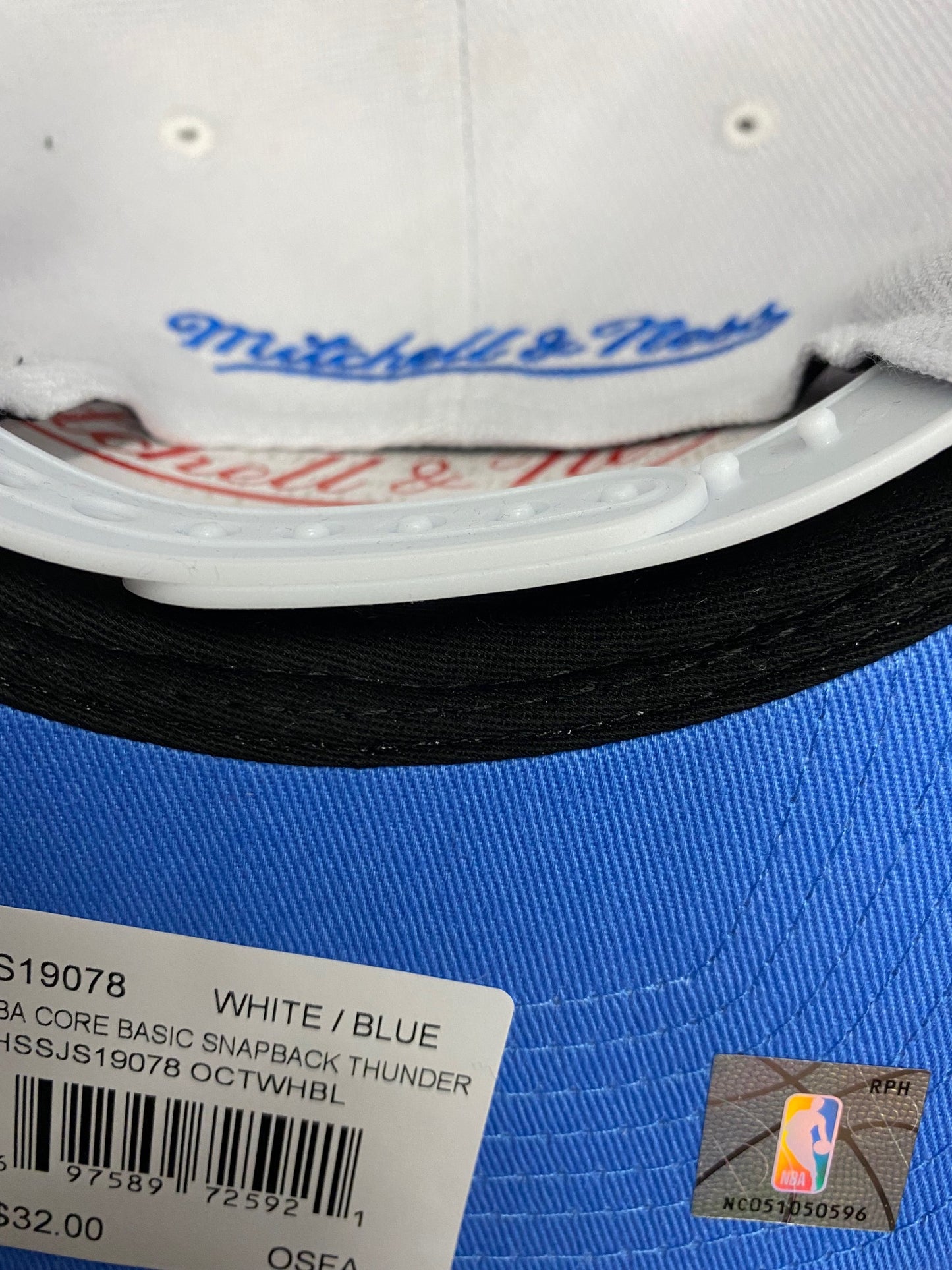 Men's Oklahoma City Thunder NBA Core White/Blue  Mitchell & Ness Snapback Hat