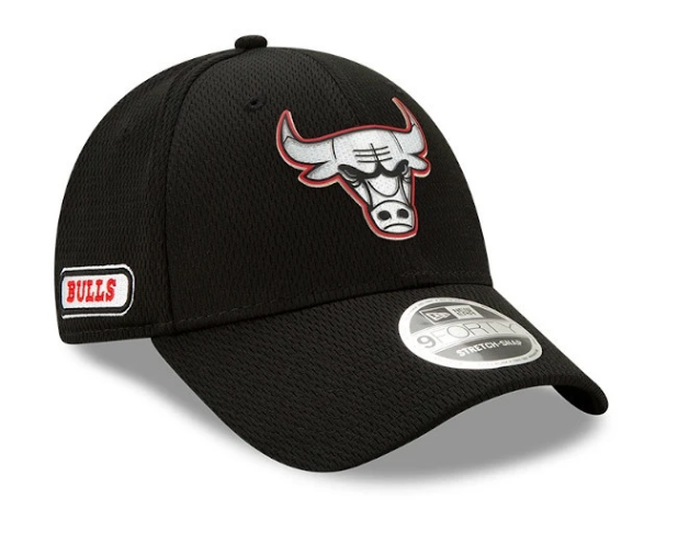 Men's New Era Black Chicago Bulls Official Back Half 9FORTY Adjustable Hat