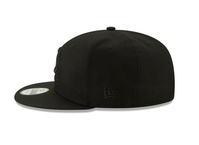 Chicago Bears New Era Black On Black Primary Logo Basic 9FIFTY Adjustable Hat - Black