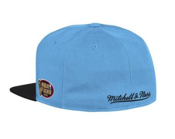 Men's Mitchell & Ness Sky Blue/Black Chicago Bulls Hardwood Classics Reload 2.0 Fitted Hat