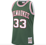 Men's Kareem Abdul-Jabbar Milwaukee Bucks Mitchell & Ness 1970-71 Hardwood Classics Swingman Jersey - Hunter Green - Pro Jersey Sports
