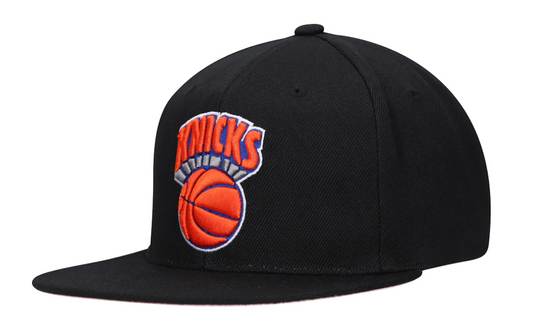 Men's Mitchell & Ness New York Knicks Black Basic Core Snapback Hat