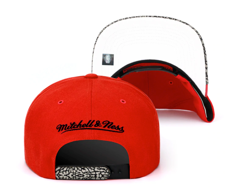 Chicago Bulls Day 3 Red/ Concrete Gray Mitchell & Ness Snapback Hat - Pro Jersey Sports
