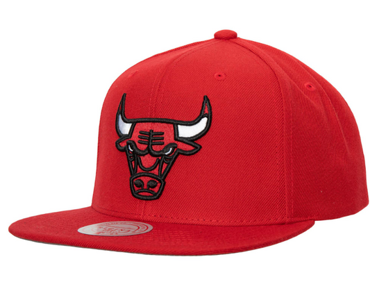 Men's Mitchell & Ness Chicago Bulls Core Red Adjustable Snapback Hat