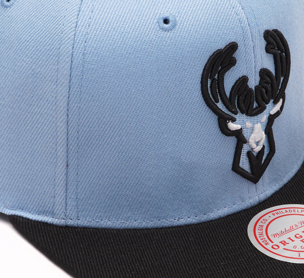 Men's Milwaukee Bucks Mitchell & Ness University Away 2 Tone Snapback Hat