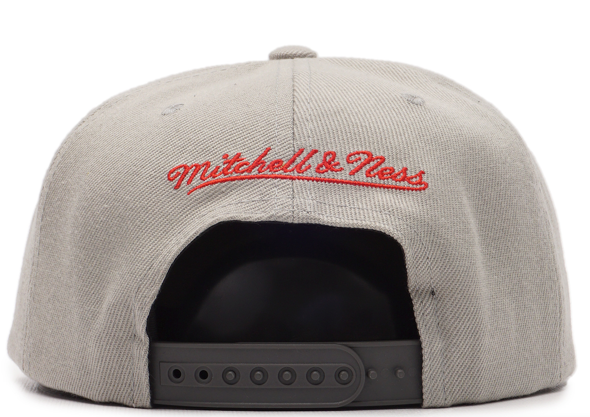 Men's Milwaukee Bucks Mitchell & Ness Cool Grey 3 Snapback Hat