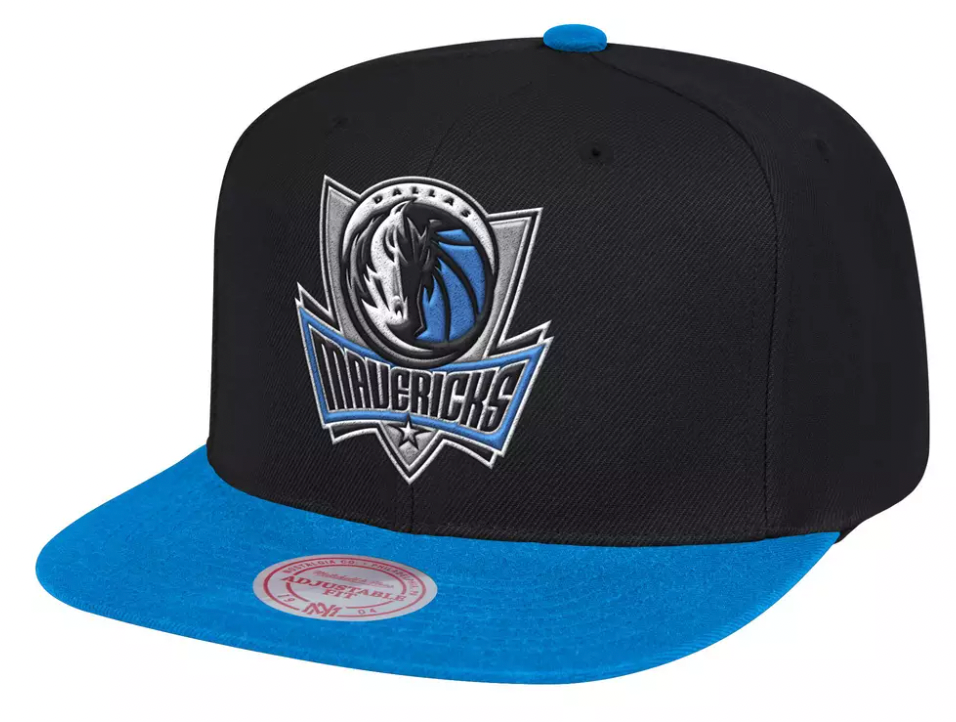 Men's Dallas Mavericks Mitchell & Ness Black/Blue Core Basic Snapback Hat