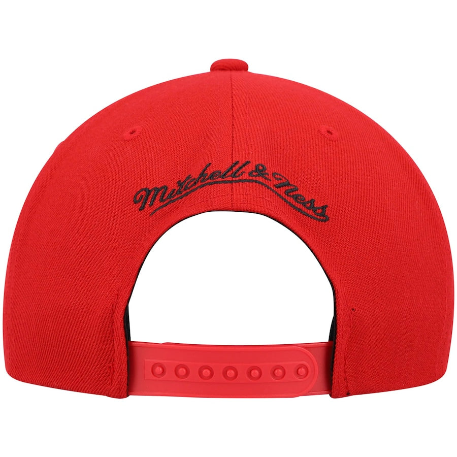 Mens Chicago Bulls Red Team 2-Tone 2.0 Snapback Hat By Mitchell And Ness