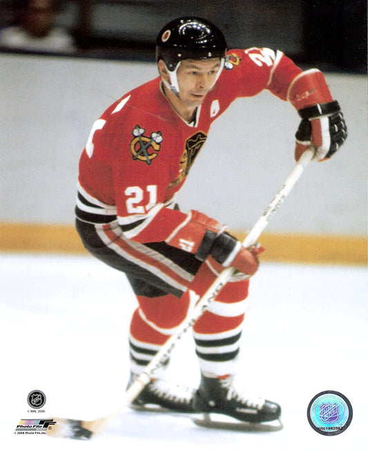 Stan Mikita Chicago Blackhawks NHL Photo (Size: 8" x 10")