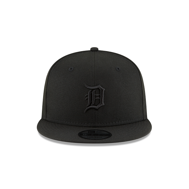 Men's Detroit Tigers New Era Black On Black Tonal 9FIFTY Snapback Hat