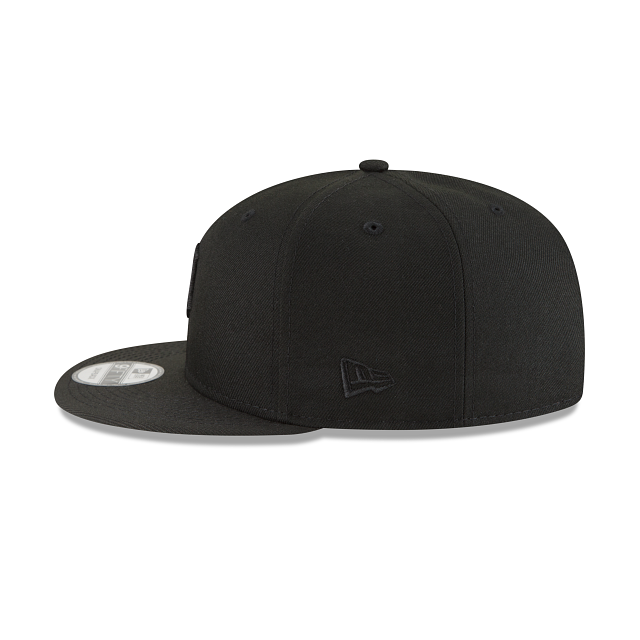 Men's Detroit Tigers New Era Black On Black Tonal 9FIFTY Snapback Hat