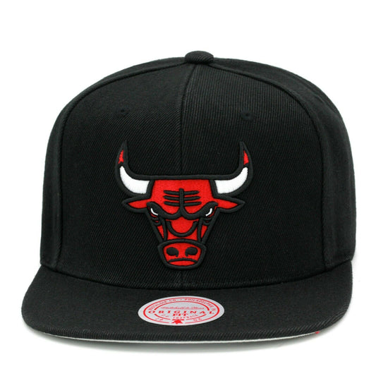 Men's Mitchell & Ness Chicago Bulls Core Black Adjustable Snapback Hat