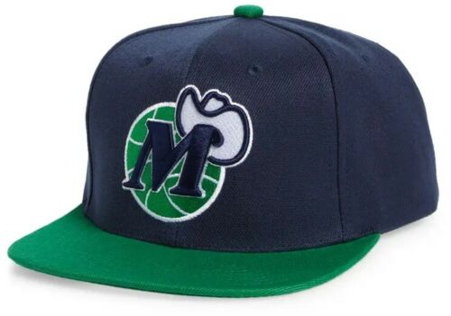 Men's Dallas Mavericks Mitchell & Ness Navy/Green Core Basic Snapback Hat