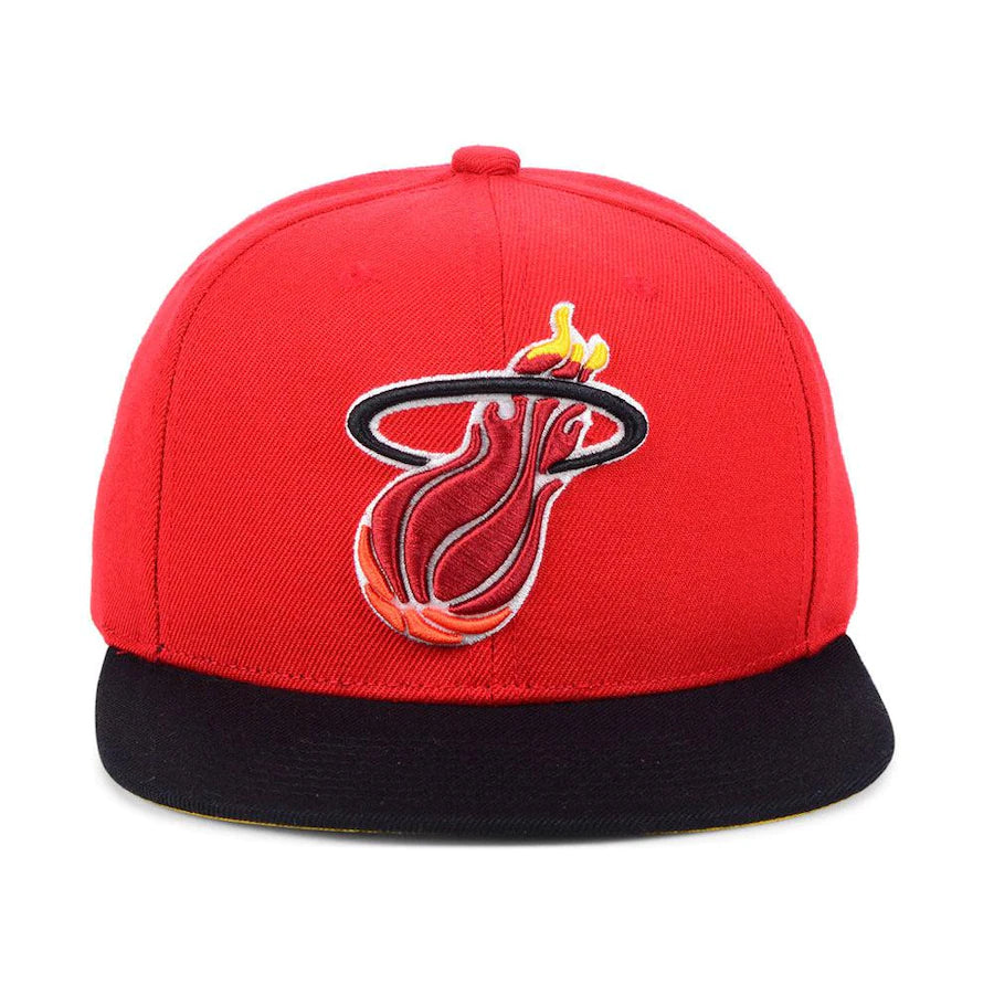 Men's Miami Heat Mitchell & Ness NBA Core Basic HWC Red/Black Snapback Hat