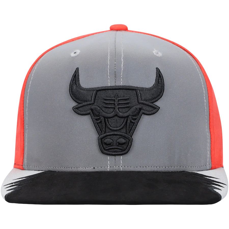 Men's Chicago Bulls Mitchell & Ness Gray/Red Day 5 Snapback Hat