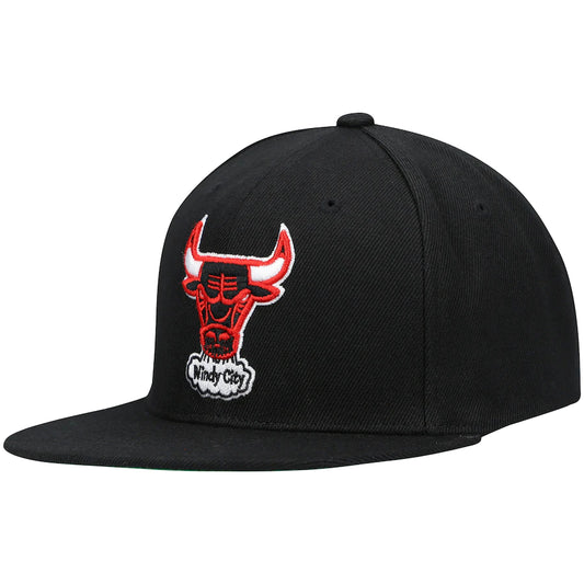 Men's Mitchell & Ness Chicago Bulls NBA Core Basic Adjustable Snapback Hat