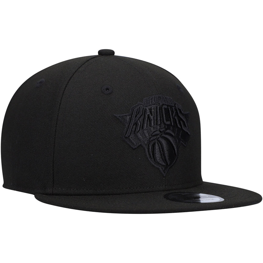 Men's New York Knicks New Era Black On Black Color Pack 9FIFTY Snapback Hat - Pro Jersey Sports