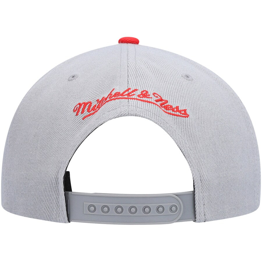 Men's Mitchell & Ness Gray Portland Trail Blazers Core Basic Snapback Hat