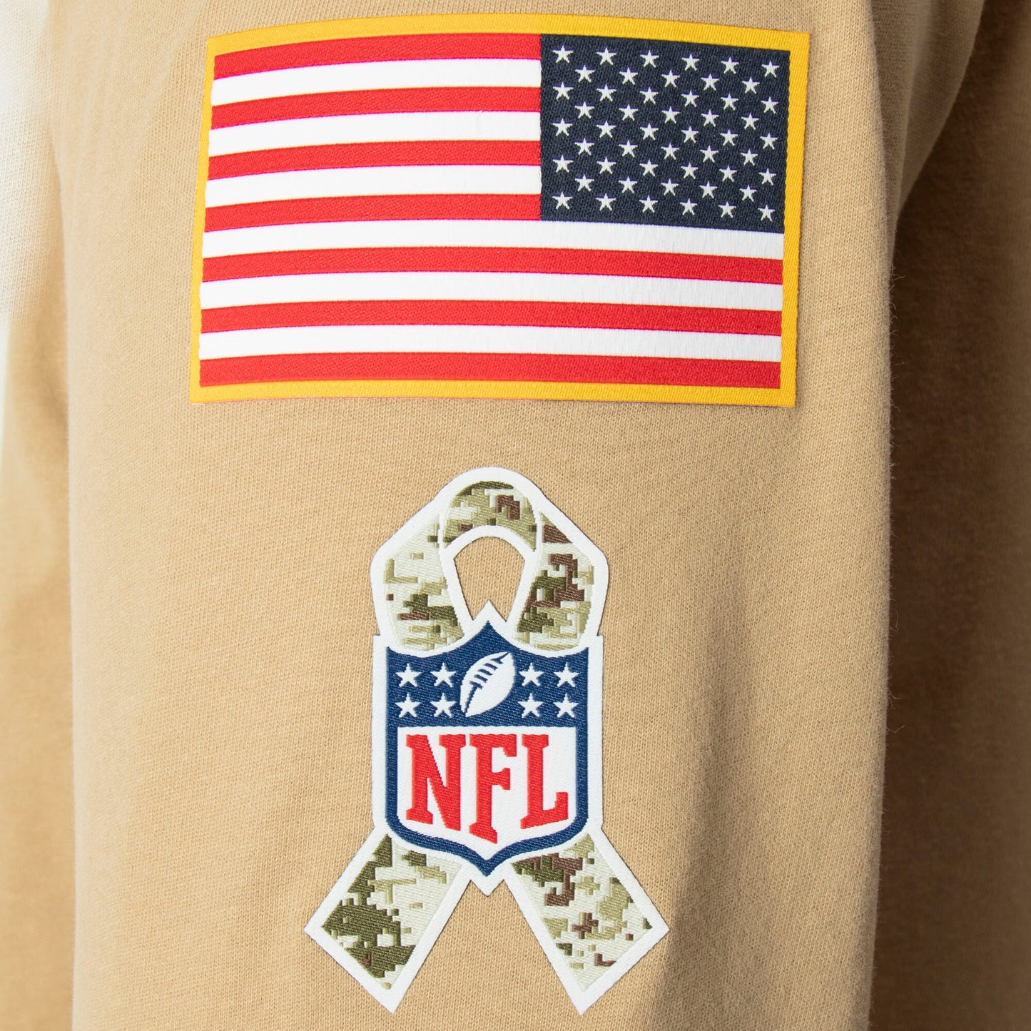 Men's Nike Chicago Bears Tan 2019 Salute to Service Sideline Therma Pullover Hoodie